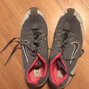 Track shoes